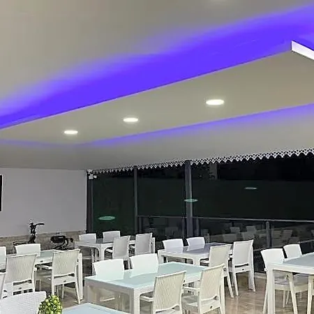 Hotel Jest 3*