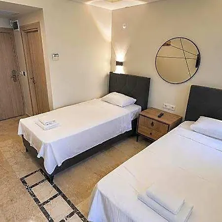 Hotel Jest 3*