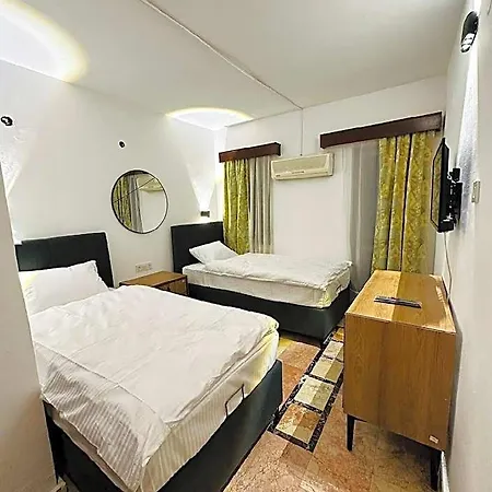 Jest Hotel